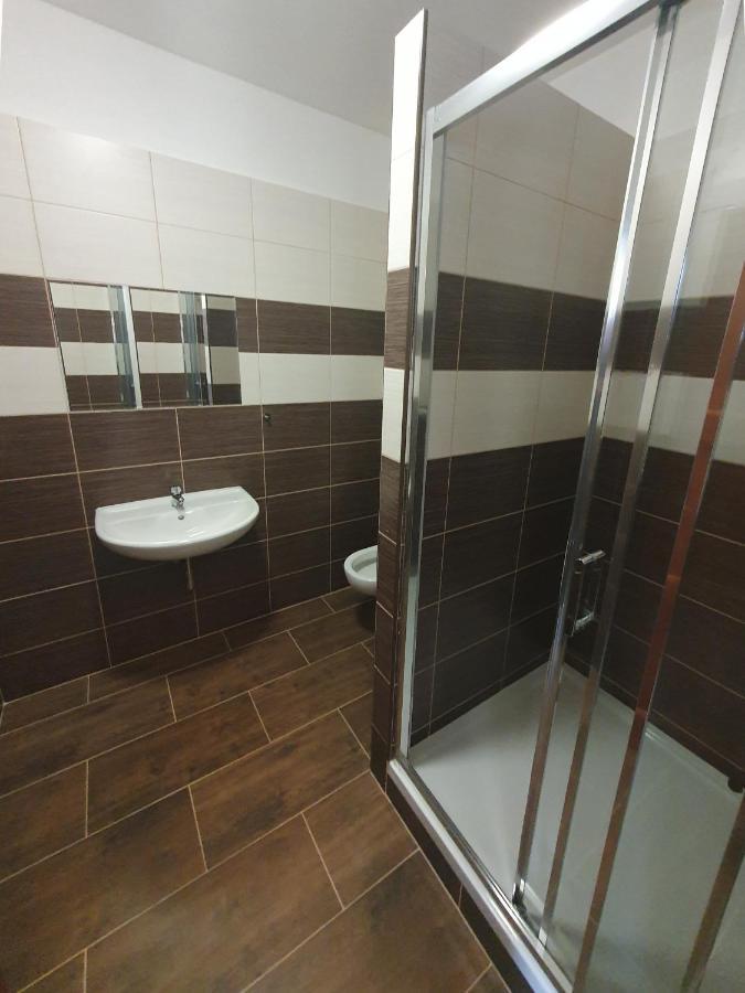 Hrusicka Restaurace A Penzion Hrusice Buitenkant foto