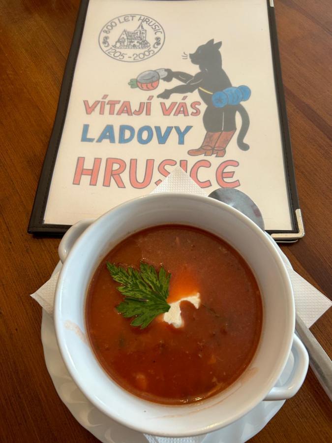 Hrusicka Restaurace A Penzion Hrusice Buitenkant foto
